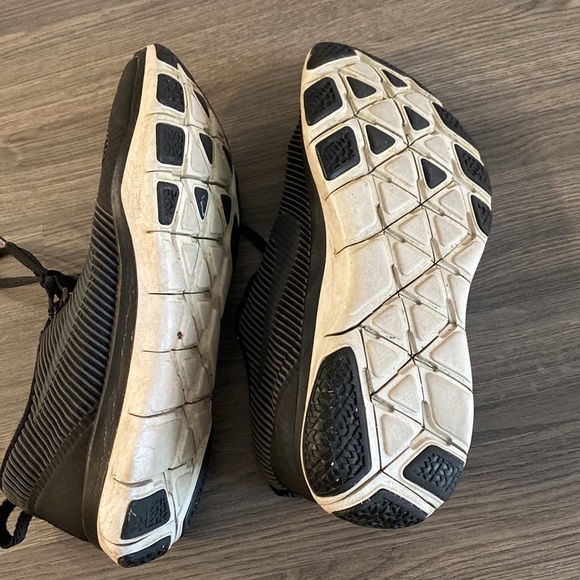 Nike Free Run Black Training Shoes - Picture 3 of 7